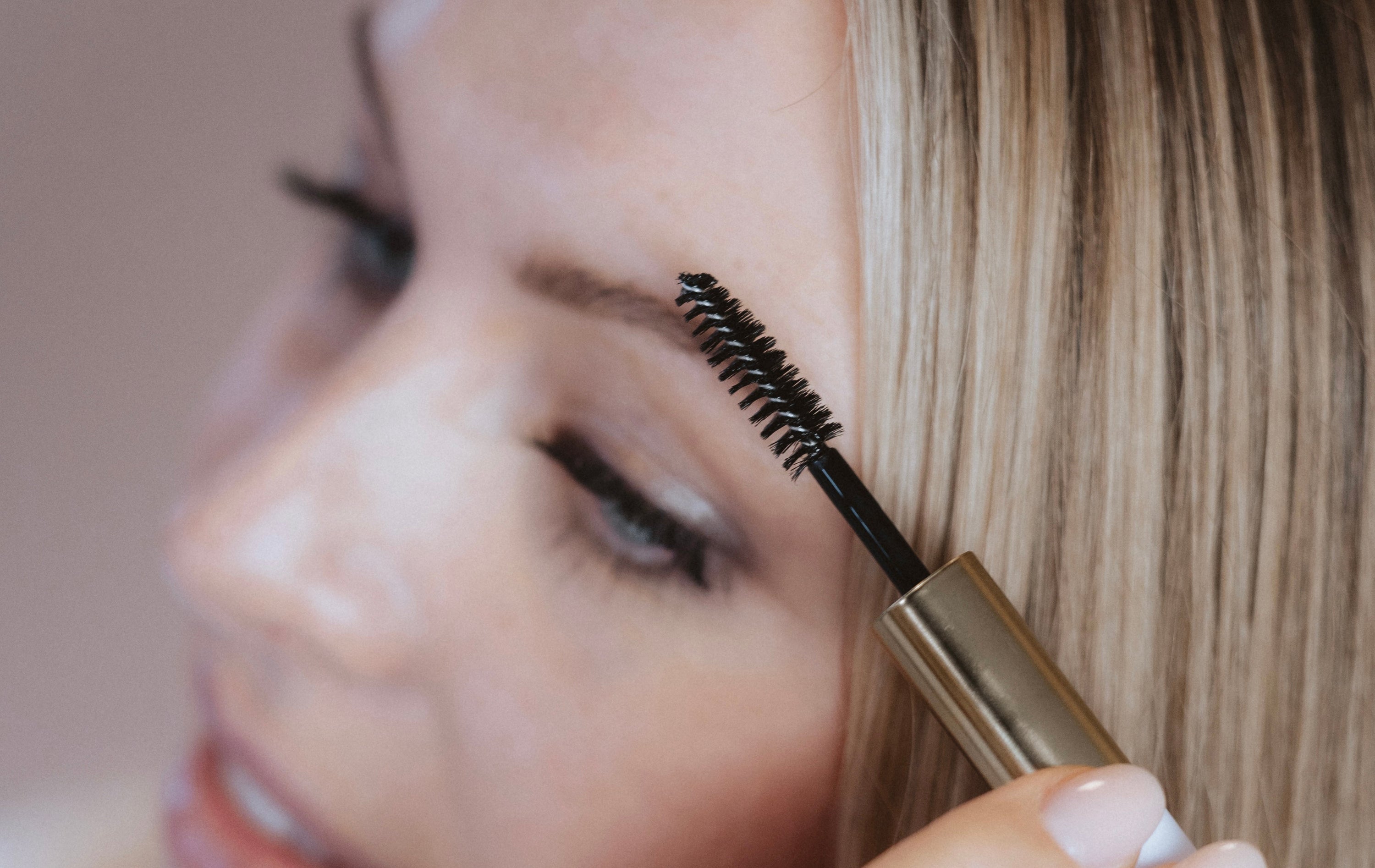 Wimpernserum auftragen Anleitung