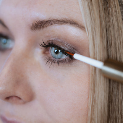 SALE: Wimpern- &amp; Augenbrauenserum - für stärkeres und volleres Wachstum - hormonfrei